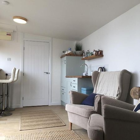 1-Bedroom Chalet With Parking On Site Looe Bagian luar foto
